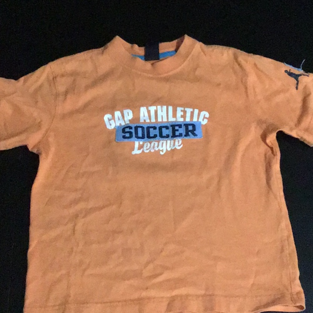 Boys gap tshirt